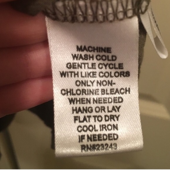 Women’s olive green ruffle tank - Picture 4 of 4